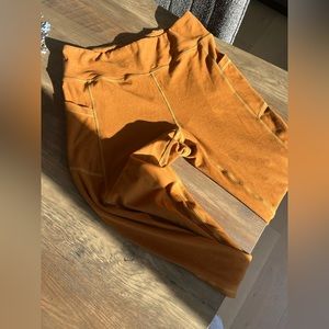 Wolven yoga pants, size L